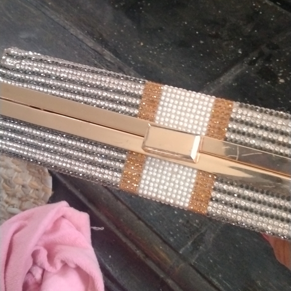 Purse - Picture 2 of 3